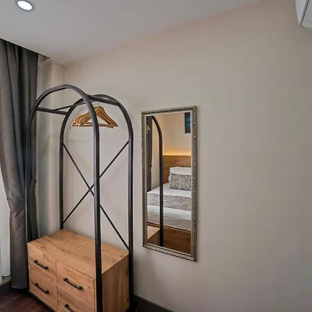 Ξενοδοχείο με διαμερίσματα Moonlight 4*