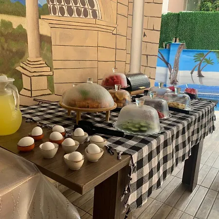 Ξενοδοχείο με διαμερίσματα Moonlight