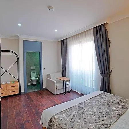 Moonlight Aparthotel 4*