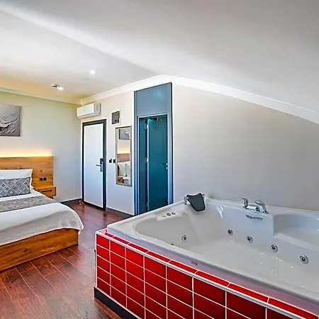 Moonlight Aparthotel 4*
