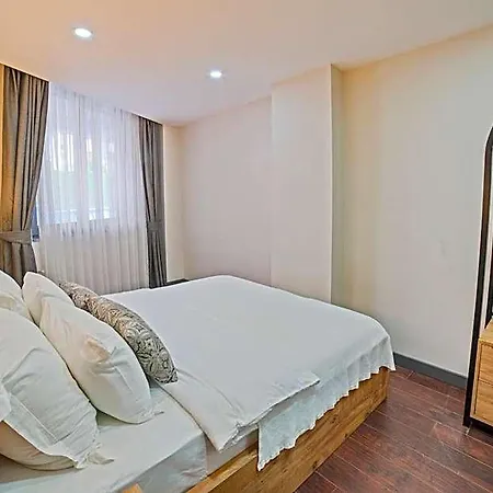 Aparthotel Moonlight 4*