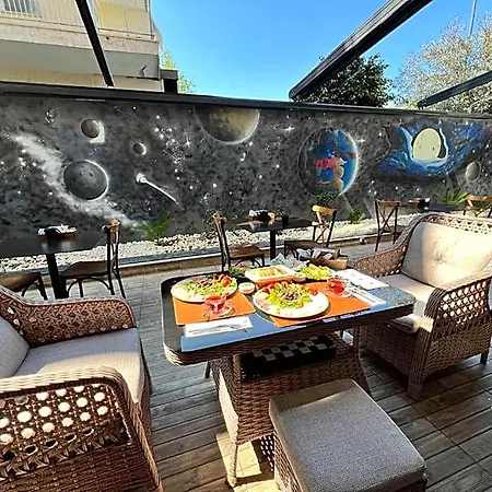 Moonlight Aparthotel