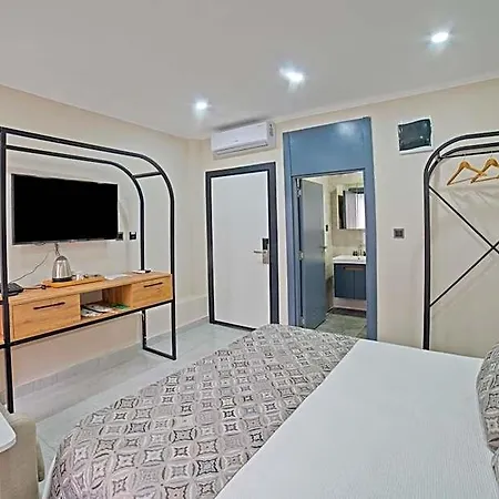 Moonlight Aparthotel 4*