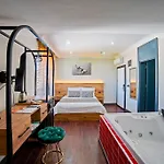 Moonlight Aparthotel