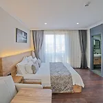 Moonlight Aparthotel