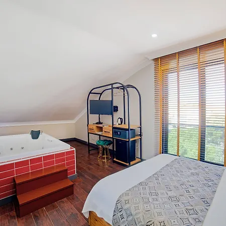 Moonlight Aparthotel 4*